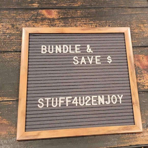 NWOT Fabletics Salar Capri Black Floral Sz Small - Picture 3 of 3